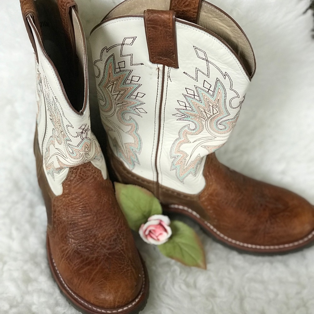 Beautiful Leather Cowgirl Boots Size 7.5